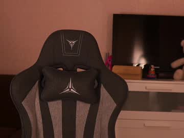 See _annieone online Now @ wank.ch