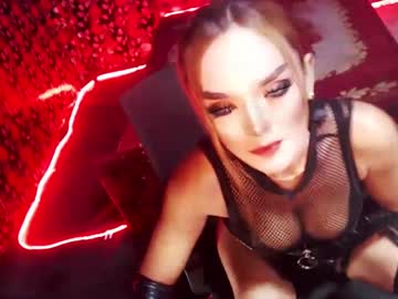 See _hailyourqueenx online Now @ wank.ch