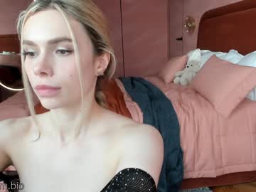 See _hidden_gem_ online Now @ wank.ch