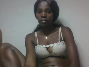 See Aadienne online Now @ wank.ch