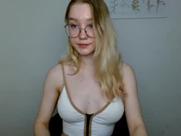 See Abbymoore__ online Now @ wank.ch