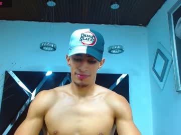 See Adrian_rae online Now @ wank.ch