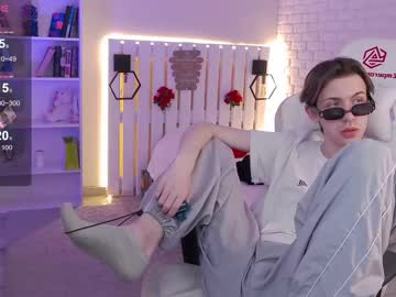 See Adrian_skiba online Now @ wank.ch
