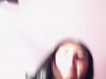 See Alahiia_lee online Now @ wank.ch