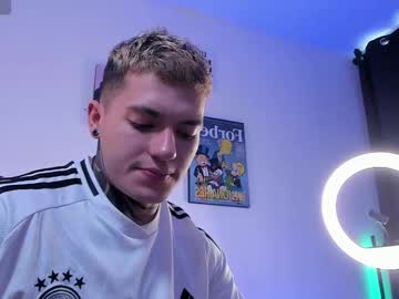 See Alan_rosee online Now @ wank.ch