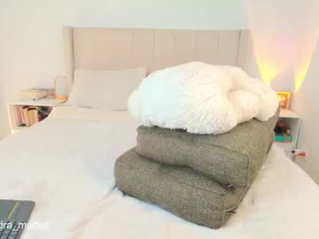 See Alee_foxx online Now @ wank.ch