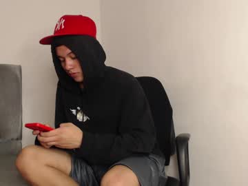 See Alex__lover online Now @ wank.ch