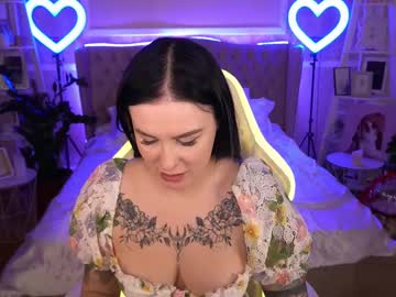 See Amberdismond online Now @ wank.ch