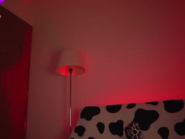 See Ambermiller04 online Now @ wank.ch