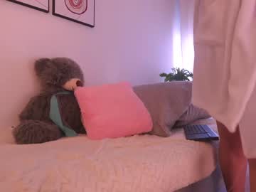 See Anah_ online Now @ wank.ch