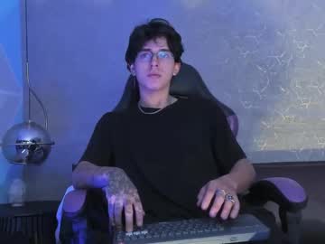 See Angel_scott2 online Now @ wank.ch