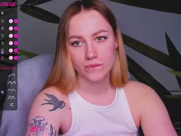 See Annplay online Now @ wank.ch
