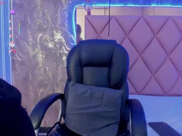 See Antonellaqueeen online Now @ wank.ch