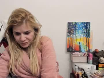 See Artsyandcraftsy_ online Now @ wank.ch