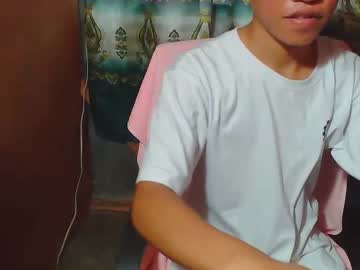 See Baninay810654 online Now @ wank.ch