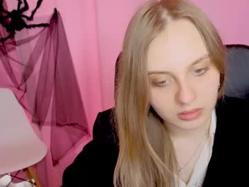 See Bella_swonn_ online Now @ wank.ch