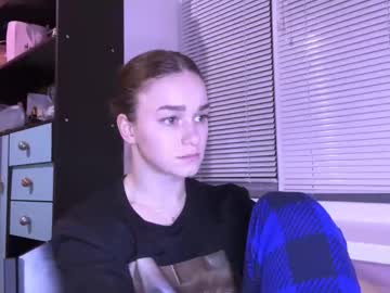 See Bralkissy online Now @ wank.ch