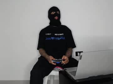 See Cash_master777 online Now @ wank.ch