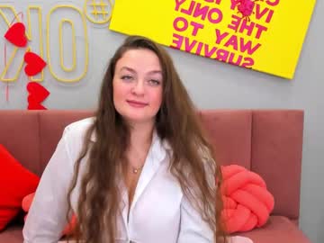 See Charlottecurvyy online Now @ wank.ch