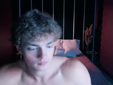 See Chase_muscular online Now @ wank.ch