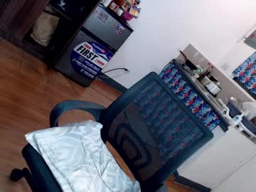 See Cocktaileciousalessia online Now @ wank.ch