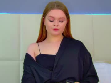 See Crystallyons online Now @ wank.ch