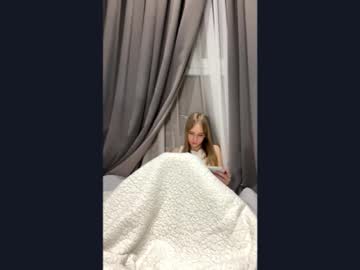 See Crystalpinnt online Now @ wank.ch