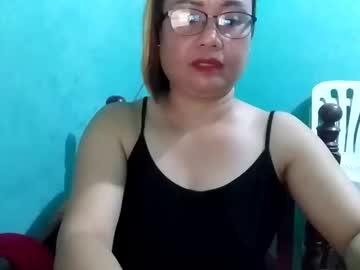 See Cutechey06 online Now @ wank.ch