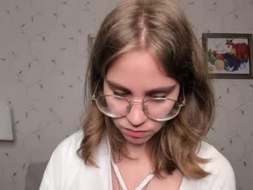 See Cutefluffy online Now @ wank.ch