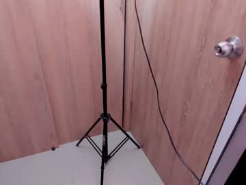 See D___darling online Now @ wank.ch