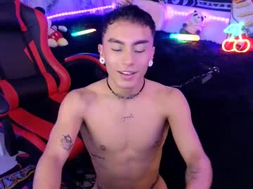 See Damon_clark_ online Now @ wank.ch