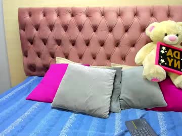 See Daniibelluci online Now @ wank.ch