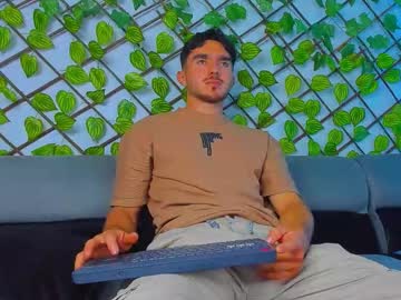 See Danteeblake online Now @ wank.ch