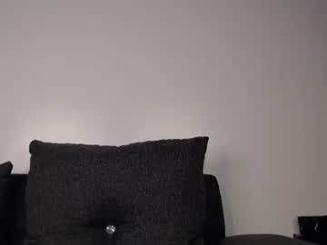 See Darktinashe online Now @ wank.ch