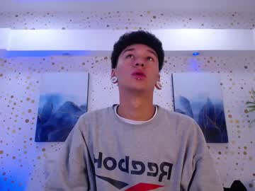 See David_banks_ online Now @ wank.ch