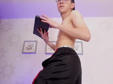 See Demian_hush online Now @ wank.ch