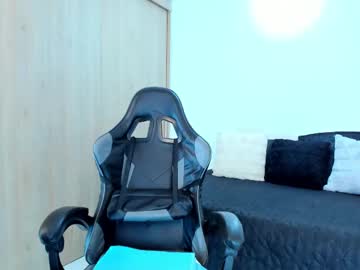 See Dolly_walker online Now @ wank.ch