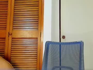 See Dylanstonne1 online Now @ wank.ch
