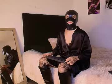 See Elektra_carey online Now @ wank.ch