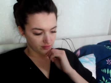See Elisa_dove208 online Now @ wank.ch