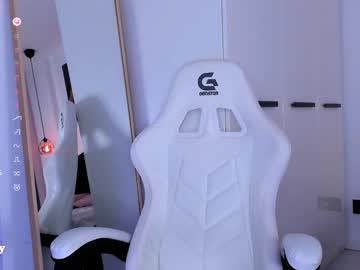 See Ellamilano online Now @ wank.ch