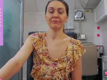 See Ellamilf online Now @ wank.ch