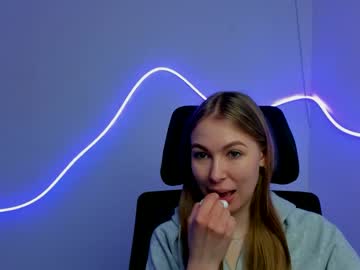 See Emilia_ilia online Now @ wank.ch