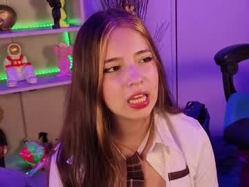 See Emilykarterr online Now @ wank.ch