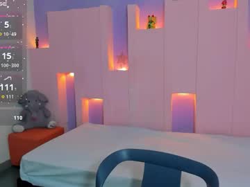 See Emilywilliis online Now @ wank.ch