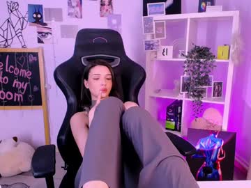 See Emmakeam_ online Now @ wank.ch