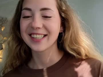 See Emmi_rosee online Now @ wank.ch