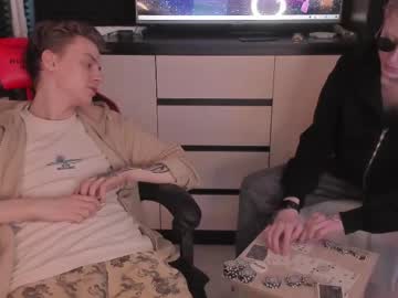 See Enkeer online Now @ wank.ch