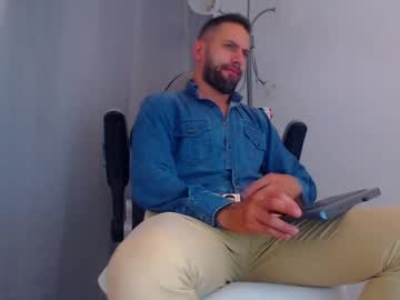 See Esteban7984068 online Now @ wank.ch