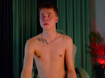 See Fred_cute online Now @ wank.ch